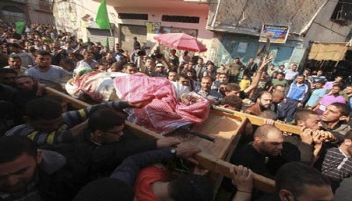 جماهير غزة تودع الشهيد الجعبري في مشهد مهيب