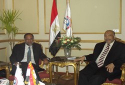 الكتاتني يلتقي سفير الهند بالقاهرة لبحث سبل التعاون