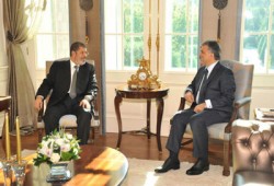 وفد تركي يصل القاهرة للإعداد لزيارة الرئيس جول المرتقبة لمصر