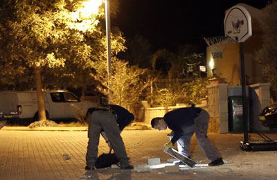 5 أجنحة فلسطينية مسلحة تعلن قصف مواقع صهيونية