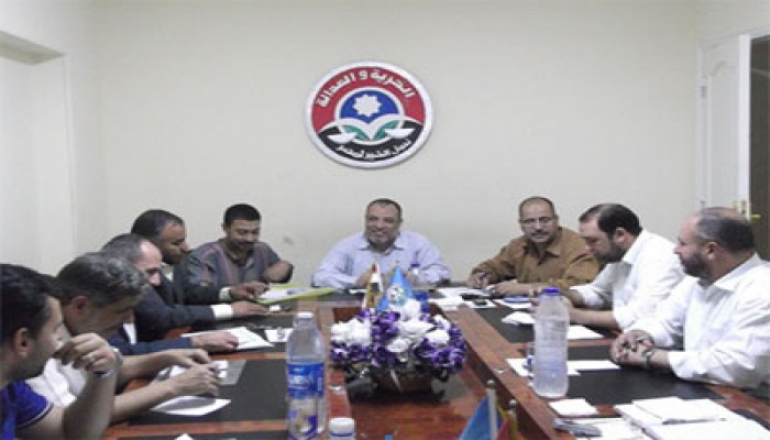 الحرية والعدالة يناقش مستجدات حملة  "اعرف دستورك"  بالفيوم