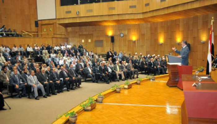 الرئيس مرسي يحذر من إعاقة العبور الثالث لمصر نحو النهضة