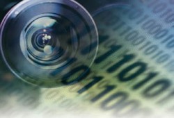 الصهاينة يسعون لتجنيد عباقرة في حرب الإنترنت من الخارج