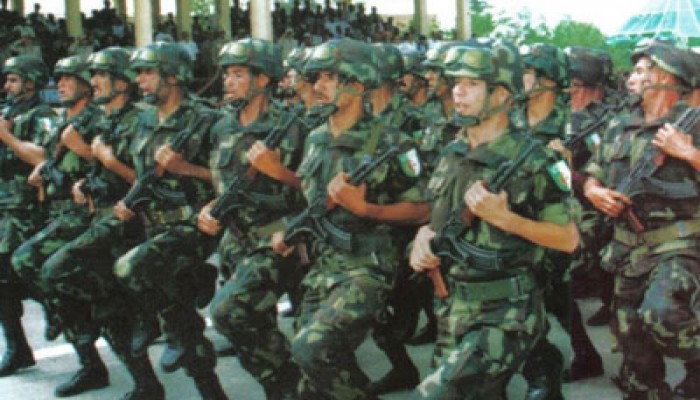 الجيش الجزائري يتأهَّب للدرجة القصوى تحسبًا لعمليات من القاعدة