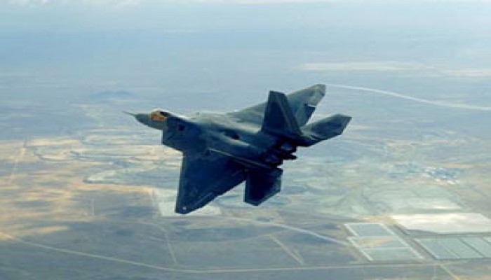 الطيران الصهيوني يخترق الأجواء اللبنانية