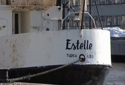 بحرية الاحتلال تهاجم سفينة التضامن "إيستيل" المتجهة إلى غزة