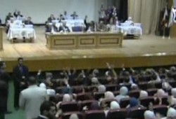 المؤتمر العام لـ"الحرية والعدالة" يقبل استقالة رئيس الحزب