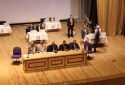تأجيل المؤتمر العام للحرية والعدالة ساعتين لعدم اكتمال النصاب