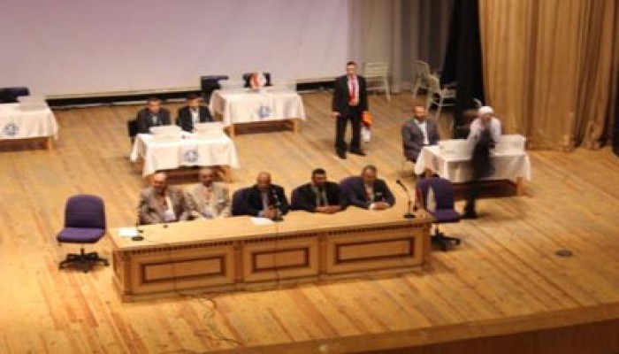 تأجيل المؤتمر العام للحرية والعدالة ساعتين لعدم اكتمال النصاب