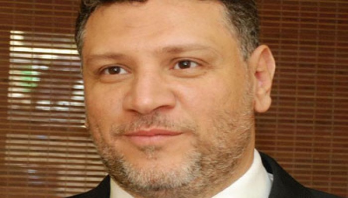 وزير الشباب يعفي المتفوقين من رسوم الاشتراك في مراكز الشباب