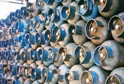 "الحرية والعدالة" يتدخل لحل أزمة البوتاجاز بقرية بالمنيا