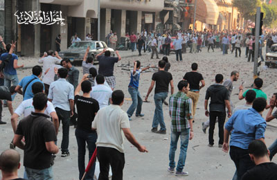 صحف العالم: الإخوان يحافظون على الأمن بميدان التحرير منذ الثورة