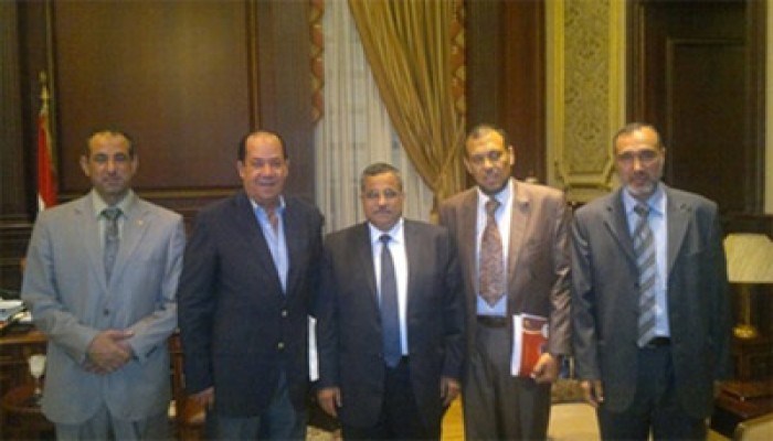 رئيس "الشورى" يبحث مع الدمايطة مشكلات صناعة الأثاث