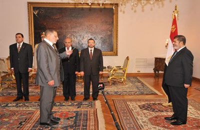 نائب محافظ القاهرة يؤدي اليمين أمام الرئيس مرسي