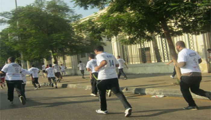 المئات يشاركون في ماراثون الثورة الرياضي في ذكرى 6 أكتوبر