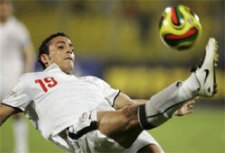 عمرو زكي ينفي تفاوضه مع الأهلي