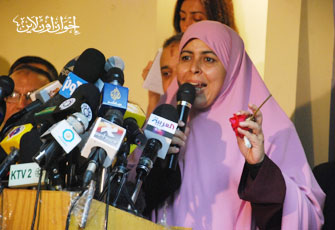 د. هدى غنية تحاضر في ندوة "اعرف دستورك" بالقلج