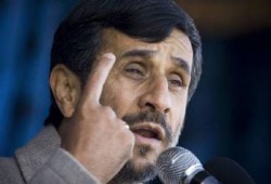 نجاد يتهم الغرب بشن حرب اقتصادية على إيران