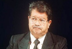 تشريح رفات الرئيس التركي الأسبق تورجوت أوزال