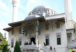 ميركل: الإسلام أصبح جزءًا من نسيج المجتمع الألماني