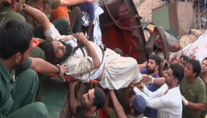 باكستان.. مقتل وإصابة 21 شخصًا في تصادم قطارين