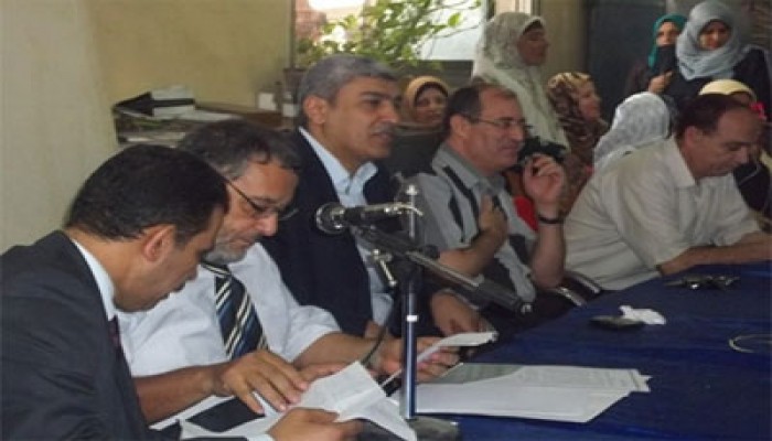 الحرية والعدالة ينجح في إنهاء اعتصام عاملي سجاد دمنهور