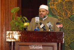 وَمَا تُخْفِي صُدُورُهُمْ أَكْبَرُ