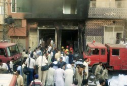 حصيلة ضحايا حريق مصنع "كراتشي" تقفز إلى 113 قتيلاً