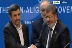 مرسي يسلّم إيران رئاسة حركة دول "عدم الانحياز"