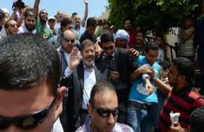 الرئيس محمد مرسي يؤدي صلاة العيد بمسجد عمرو بن العاص