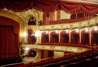 مشكلات سيناء في عرض مسرحي لـ"الحرية والعدالة" بالقاهرة