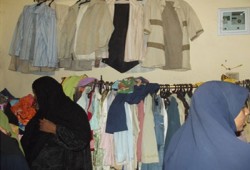 "إخوان أسوان" ينظمون معرضًا خيريًّا لملابس العيد بأسوان