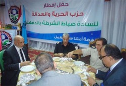 أبو عوف للقيادات الأمنية: حاجة الناس للأمن أهم من الطعام