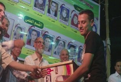 "الحرية والعدالة" بالمنيا يكرم الأوائل ويواصل "وطن نظيف"