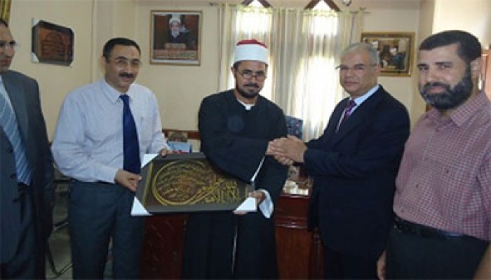 "الحرية والعدالة" يكرم رئيس المعاهد الأزهرية بالدقهلية