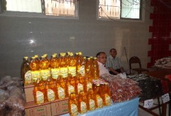 سلع غذائية بسعر الجملة في معرض إدكو بمحافظة البحيرة