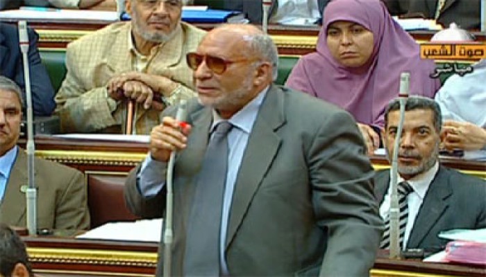 الخضيري: "العسكري" و"الدستورية" يعيقان نجاح الرئيس