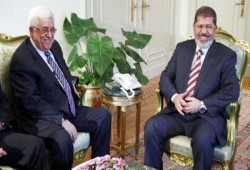 مرسي وعباس يبحثان تطورات المصالحة الفلسطينية