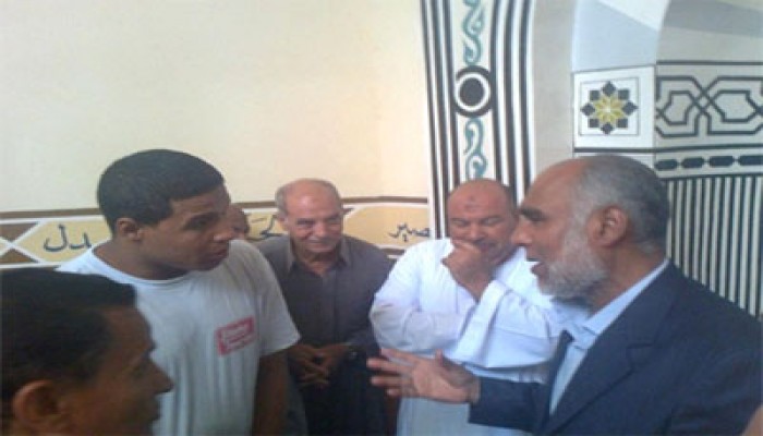 النائب حمدي سابق يعقد لقاءً مع الأهالي بالمنيا لبحث مشكلاتهم