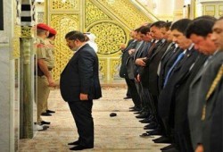 الرئيس مرسي يزور الحرم النبوي بعد أدائه العمرة