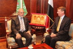 المرشد العام يستقبل السفير البريطاني