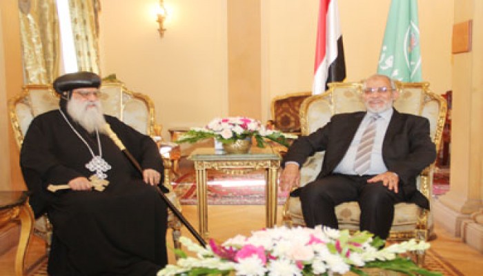 المرشد العام يستقبل الأنبا باخوميوس