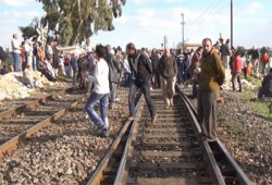 الجهود الشعبية والبرلمانية تفتح طريق أسوان- القاهرة