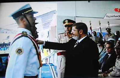 الرئيس يشهد حفلتي تخرج طلبة الدفعة 63 بحرية و40 دفاع جوي