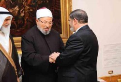 مرسي يستقبل وفد الاتحاد العالمي لعلماء المسلمين برئاسة القرضاوي