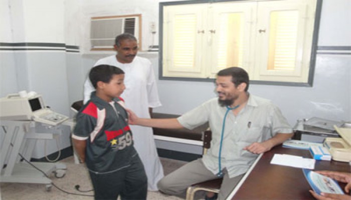 قافلة طبية للحرية والعدالة بأسوان تخدم 500 مواطن