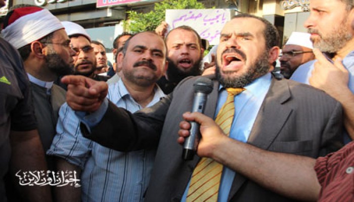 صلاح سلطان لـ"العسكري": أخلع عباءة الكبر واخضع لإرادة الشعب