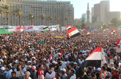 ثوار التحرير: د. مرسي أعظم رئيس في الدنيا