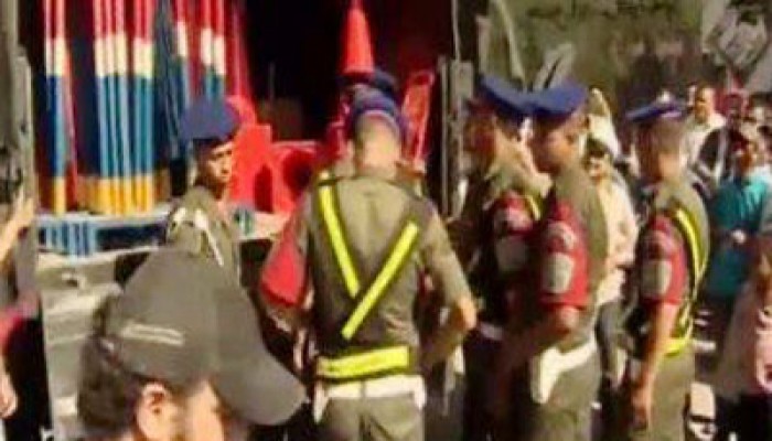 الحرس الجمهوري يتسلم تأمين منصة "التحرير" قبل وصول الرئيس