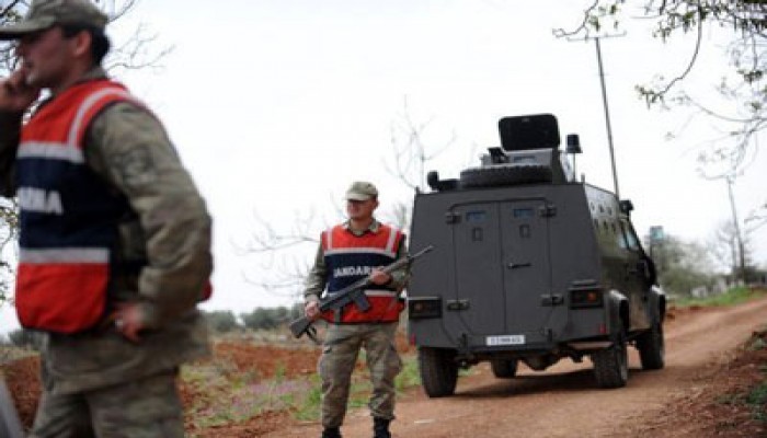 الجيش التركي يعزِّز قواته على الحدود مع سوريا